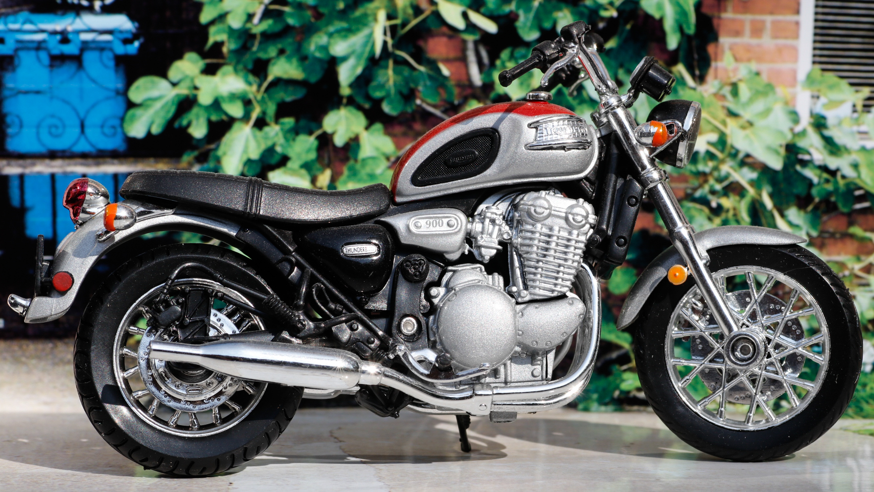 Welly Triumph Thunderbird